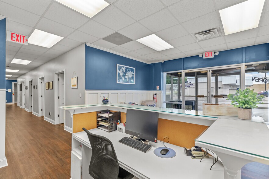 More Photos Of 1923 Lejeune Blvd, Jacksonville Office For Sale