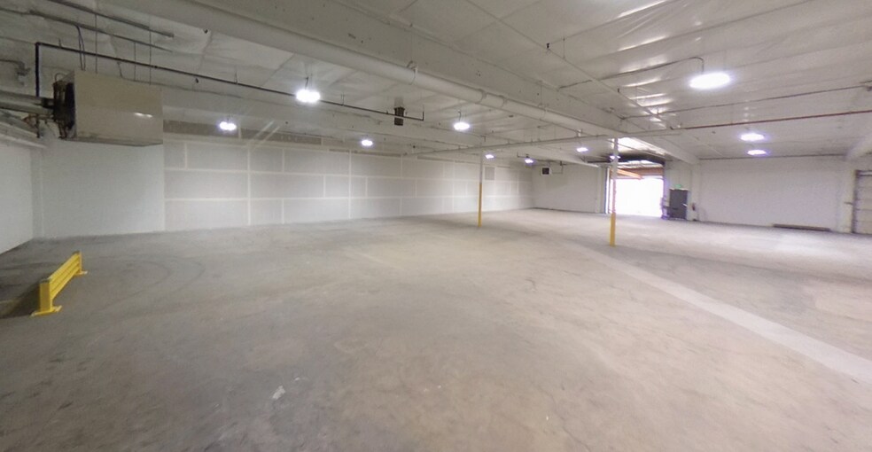 More Photos Of 409 N Dyer Rd, Spokane Warehouse For Lease