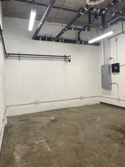 More Photos Of 421 W Broadway, Long Beach Multifamily For Sale