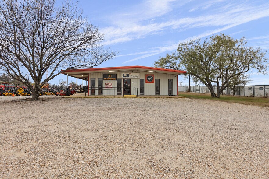 Primary Photo Of 3456 S Burleson Blvd, Alvarado Freestanding For Sale