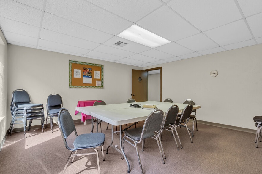 More Photos Of 727 4th St, Healdton Religious Facility For Sale