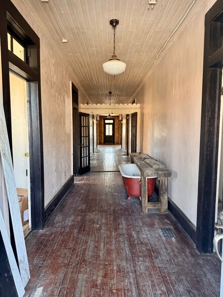 More Photos Of 2720 Cleveland St, Elloree Storefront Retail Residential For Sale