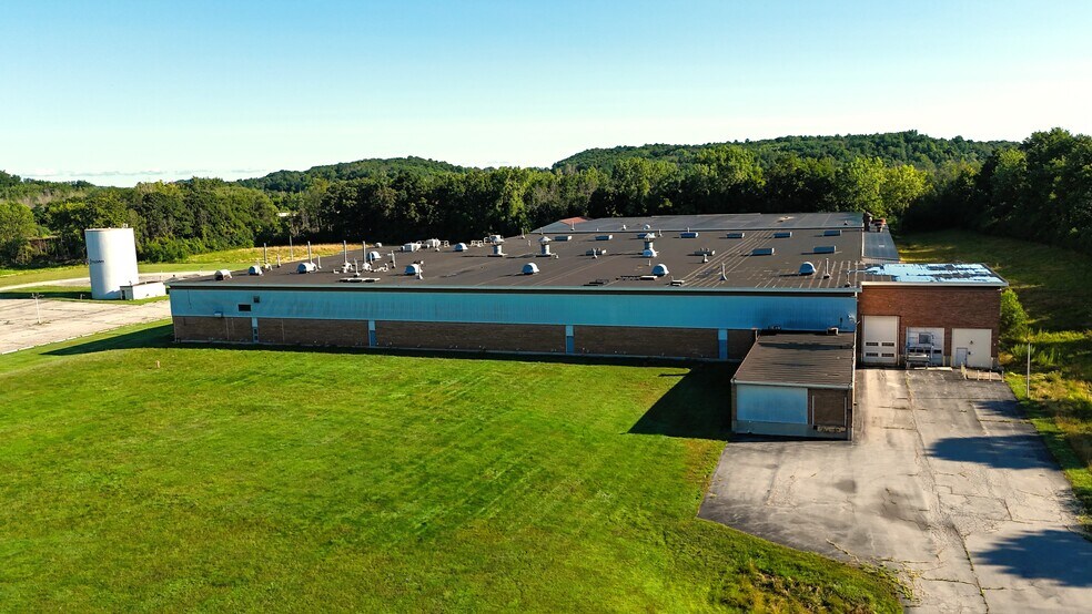 More Photos Of 8673 Lyons Marengo Rd, Lyons Manufacturing For Lease