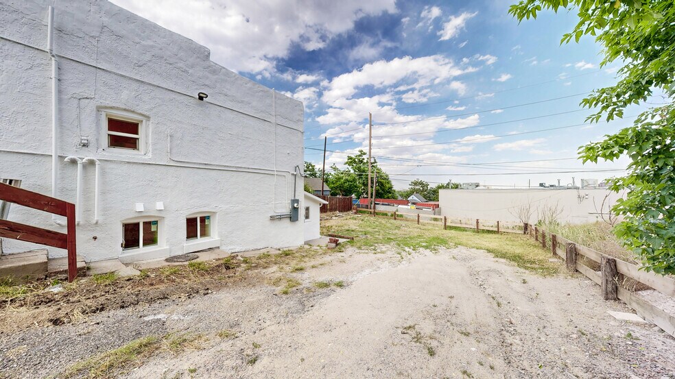 More Photos Of 4342 Delaware St, Denver Warehouse For Sale