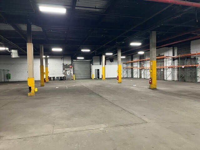 More Photos Of 634 Berriman St, Brooklyn Warehouse For Lease