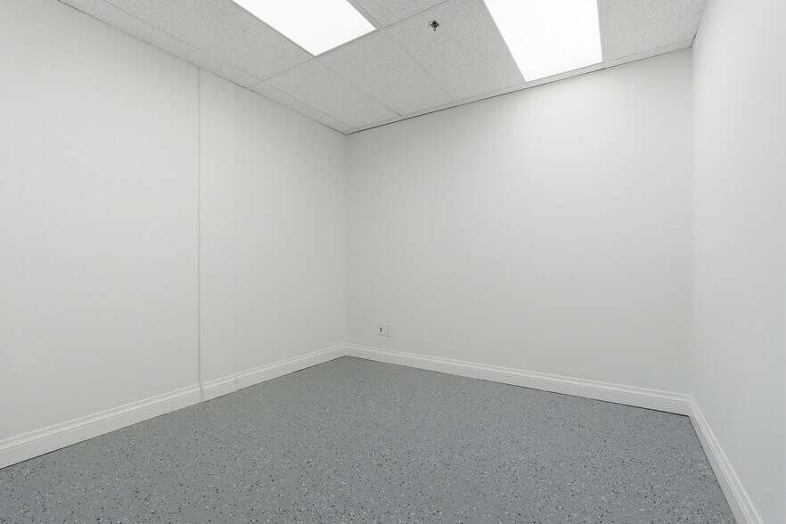 More Photos Of 397 Humberline Dr, Toronto Warehouse For Sale
