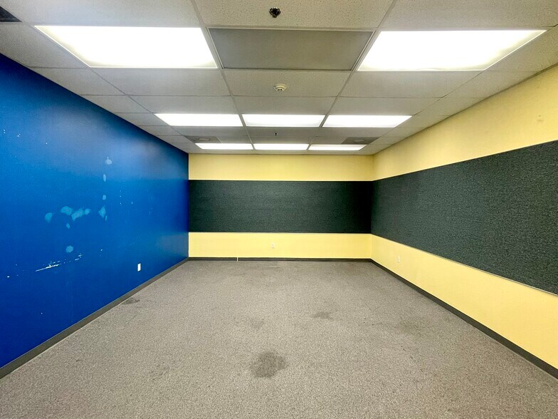 More Photos Of 21 W Duarte Rd, Arcadia Office For Sale