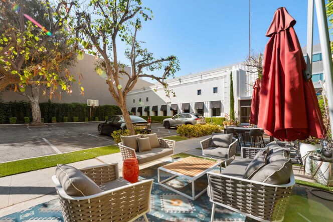 More Photos Of 9247 Alden Dr, Beverly Hills Office For Lease
