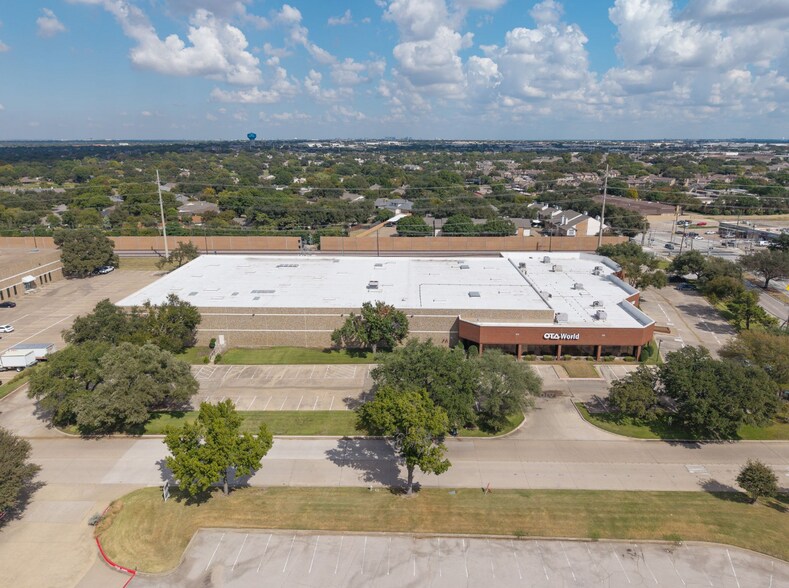 More Photos Of 1303 Marsh Ln, Carrollton Warehouse For Lease