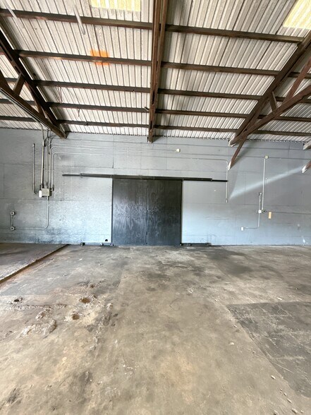More Photos Of 4127 Weslow St, Houston Industrial For Lease