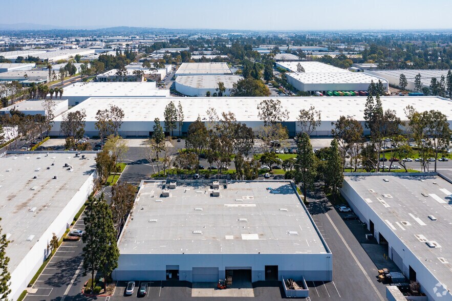 More Photos Of 16021 Arthur St, Cerritos Warehouse For Lease