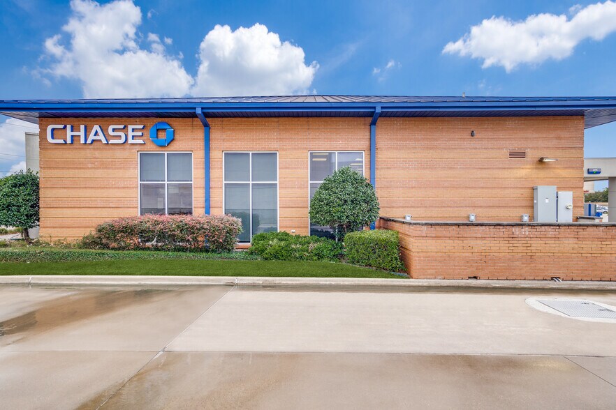 More Photos Of 514 State Hwy 78, Wylie Bank For Sale