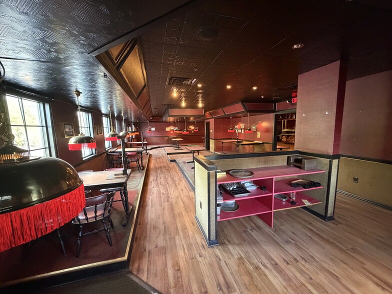 More Photos Of 10525 US Highway 19 N, Pinellas Park Restaurant For Sale