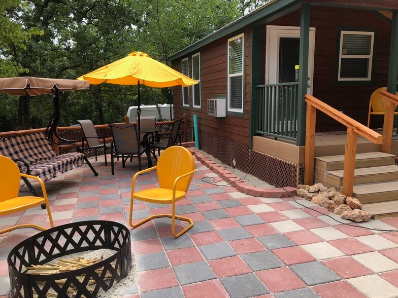 More Photos Of 4171 E US Highway 54, Linn Creek Trailer Camper Park For Sale