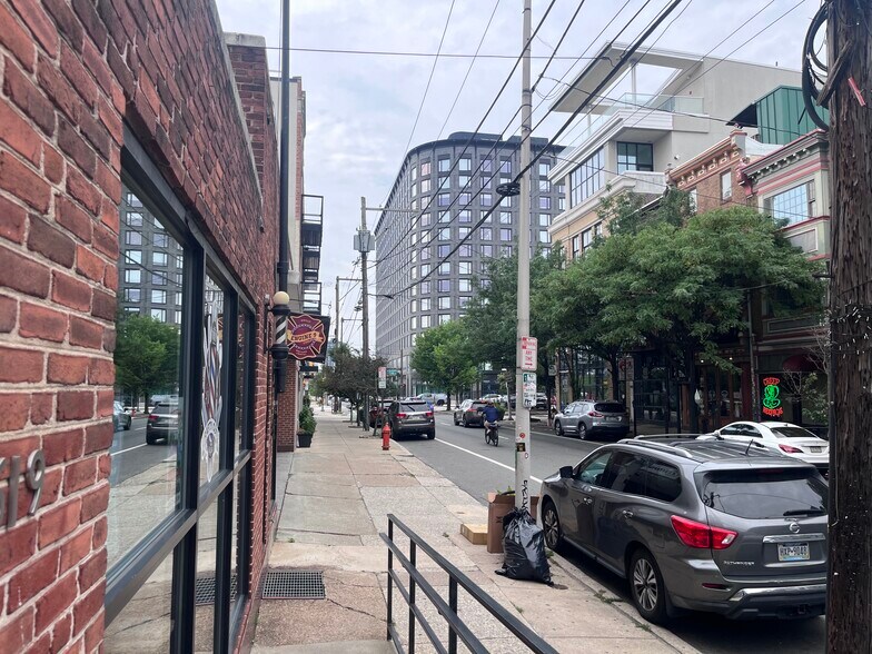 More Photos Of 611-619 N 2nd St, Philadelphia Auto Dealership For Lease