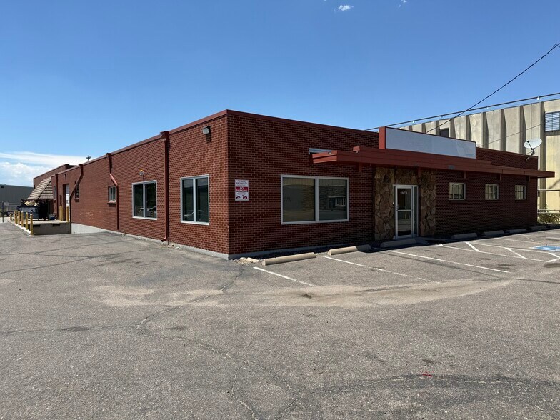 Primary Photo Of 3931 Holly St, Denver Manufacturing For Lease