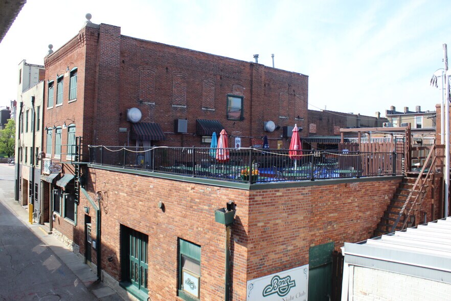 More Photos Of 210 Commercial Way, Jefferson City Flex For Sale
