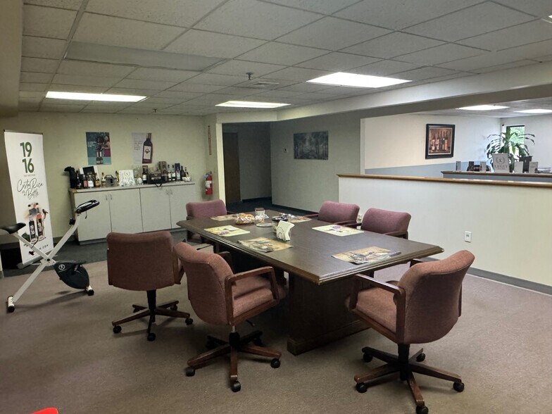 More Photos Of 168 Ayer Rd, Littleton Warehouse For Lease