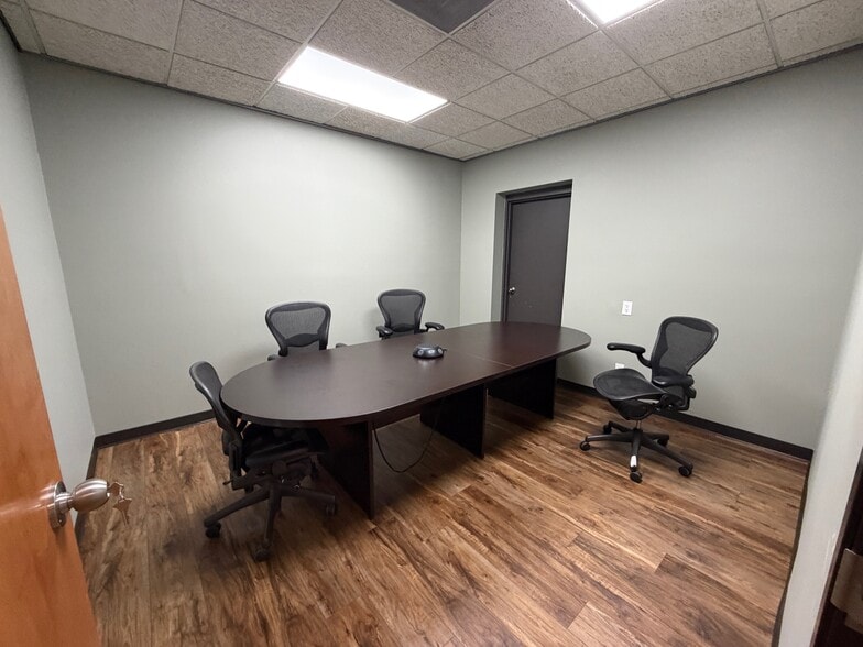 More Photos Of 555 Elmwood Dr, Troy Warehouse For Lease