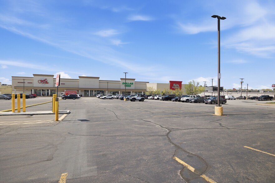 More Photos Of 1051 S Willow St, Manchester Bank For Lease