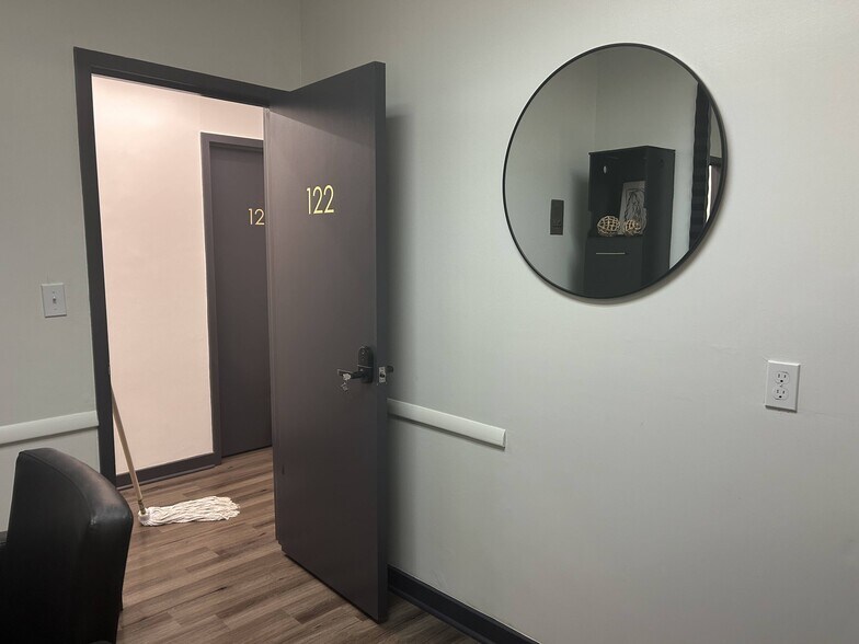 More Photos Of 1019 Astor Ave, Forest Park Medical For Sale