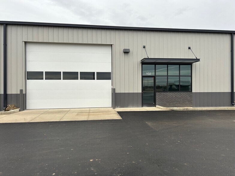 More Photos Of 220 Herons Flight ln, Eagle Specialty For Lease