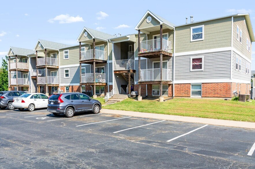 More Photos Of 6421 Manchester Ave, Kansas City Apartments For Sale