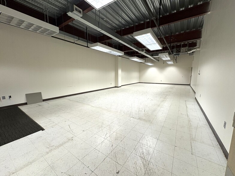 More Photos Of 151 Westpark Blvd, Columbia Office For Sale