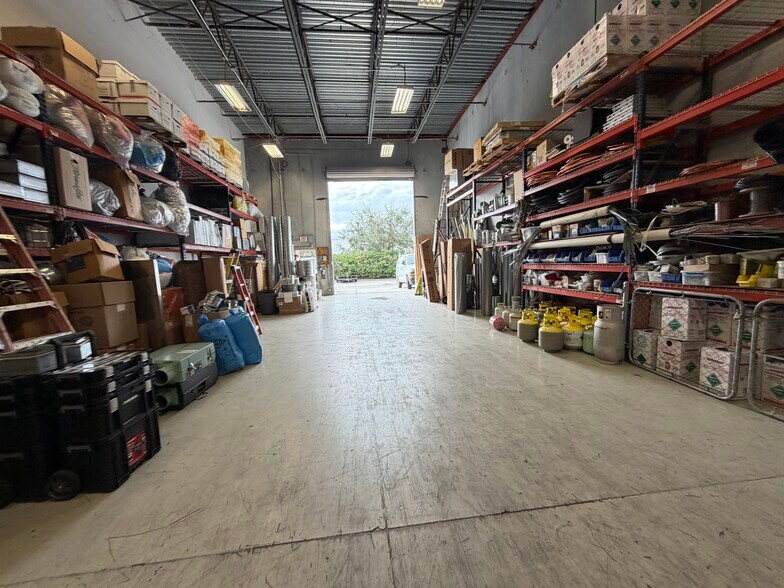 More Photos Of 6457 Hazeltine National Dr, Orlando Warehouse For Sale