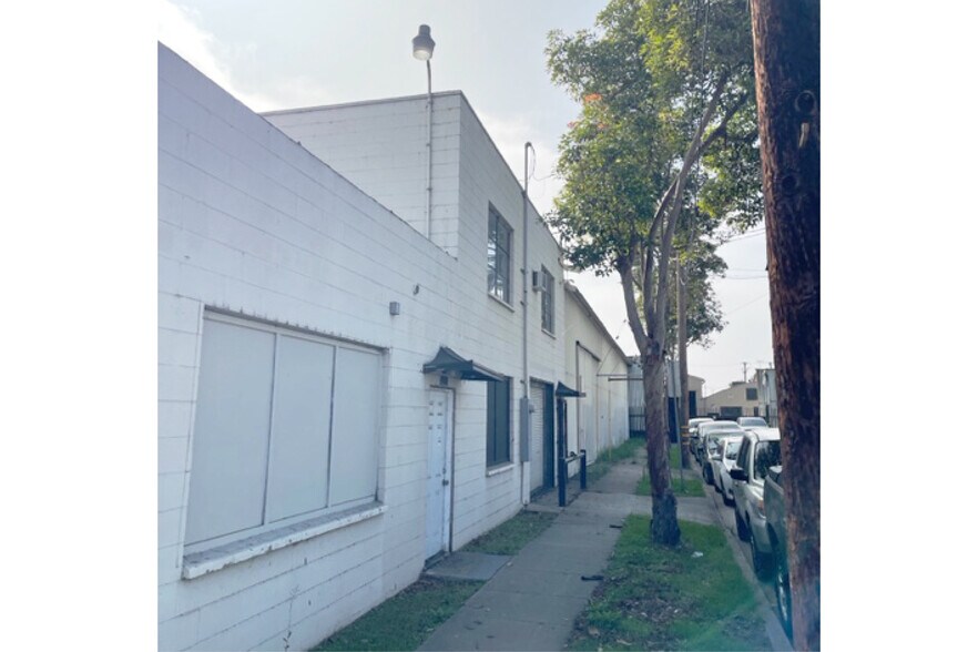 More Photos Of 4650 E Washington Blvd, Commerce Service For Lease