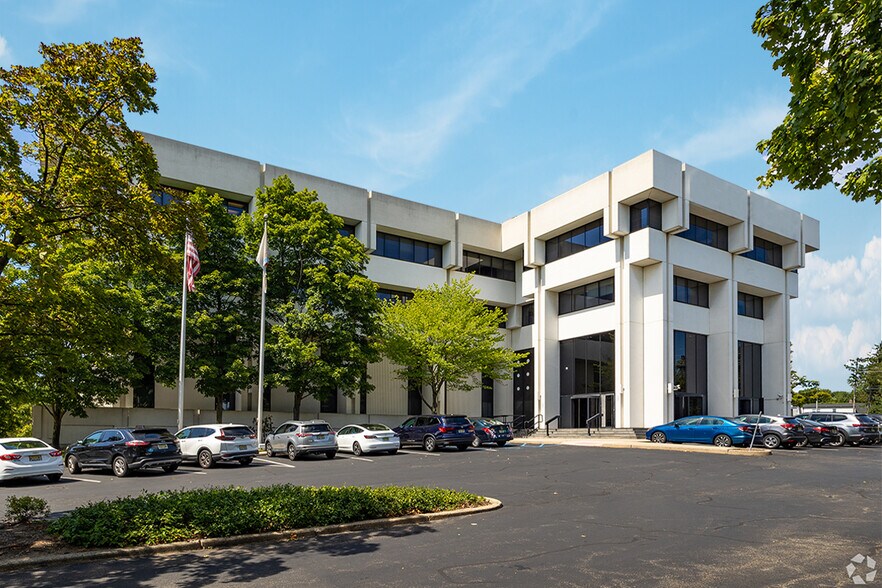 More Photos Of 208 Harristown Rd, Glen Rock Office For Lease