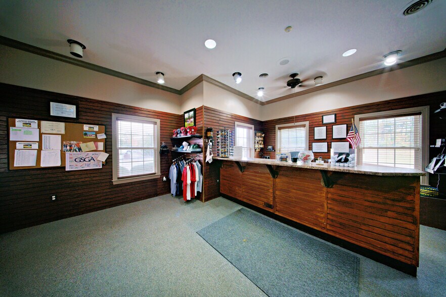 More Photos Of 128 Oakview Club Dr, Macon-Bibb Golf Course Driving Range For Sale