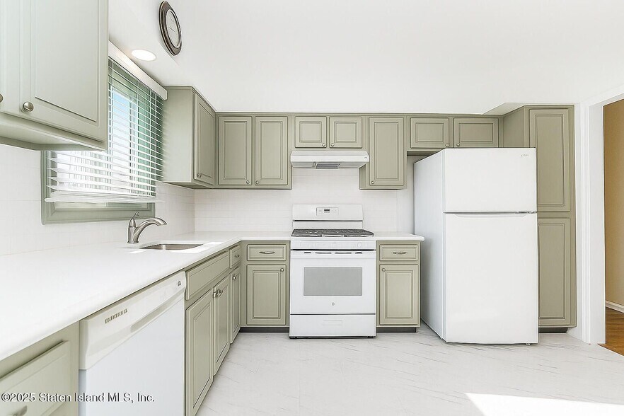 More Photos Of 54 Preston Ave, Staten Island Healthcare For Sale