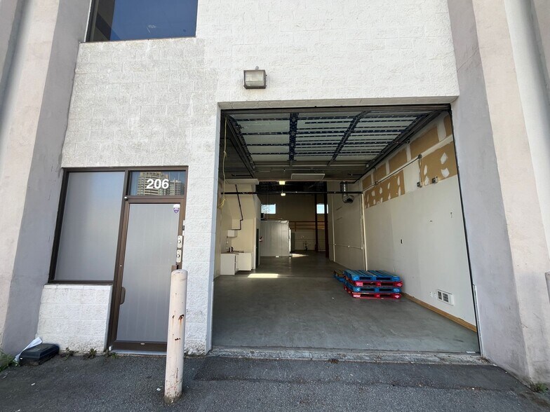More Photos Of 7475 Hedley Av, Burnaby Industrial For Lease
