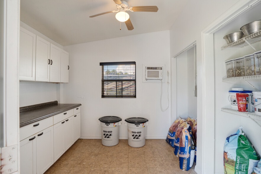 More Photos Of 806 N Jackson Rd, Venice Land For Sale
