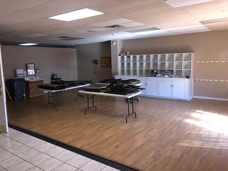 More Photos Of 111 W 5th St, Tyler Loft Creative Space For Sale