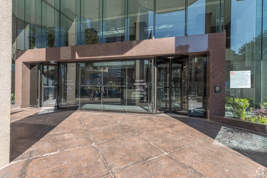 More Photos Of 2323 Bryan St, Dallas Office For Lease