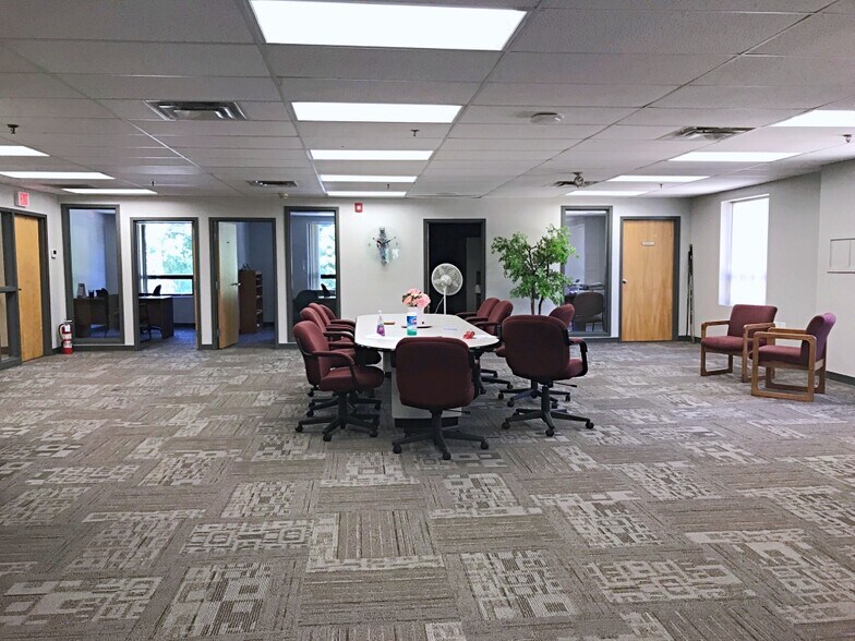 More Photos Of 217 Middlesex Tpke, Burlington Office For Lease
