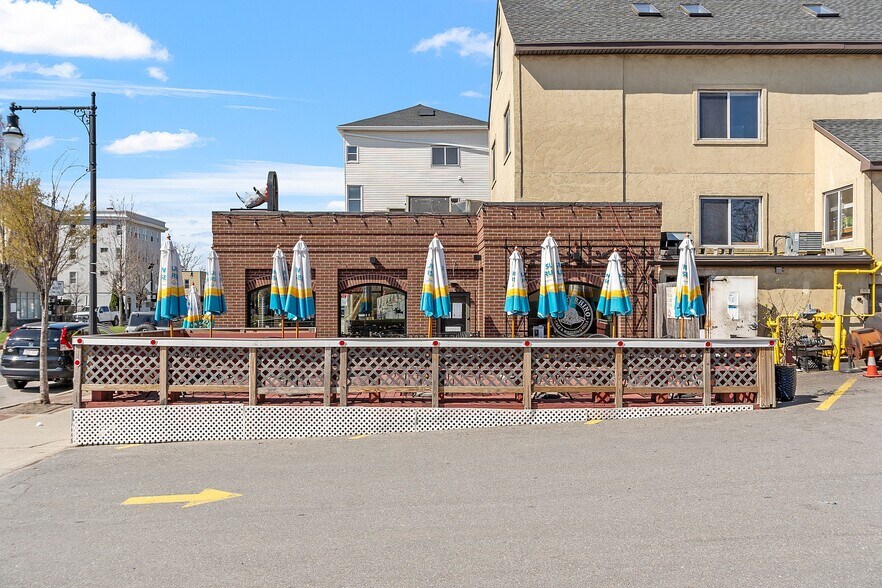 More Photos Of 278-282 Shrewsbury St, Worcester Storefront Retail Residential For Sale