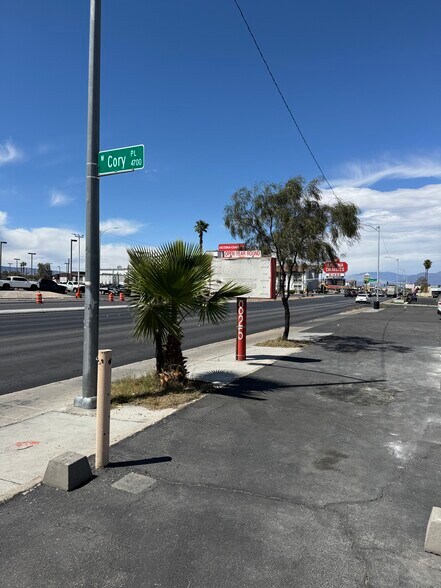 More Photos Of 825 S Decatur Blvd, Las Vegas Freestanding For Sale