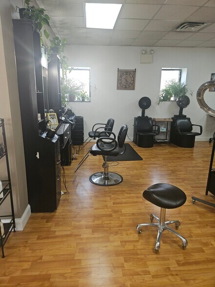 More Photos Of 1101 Chestnut St, Coplay General Retail For Lease