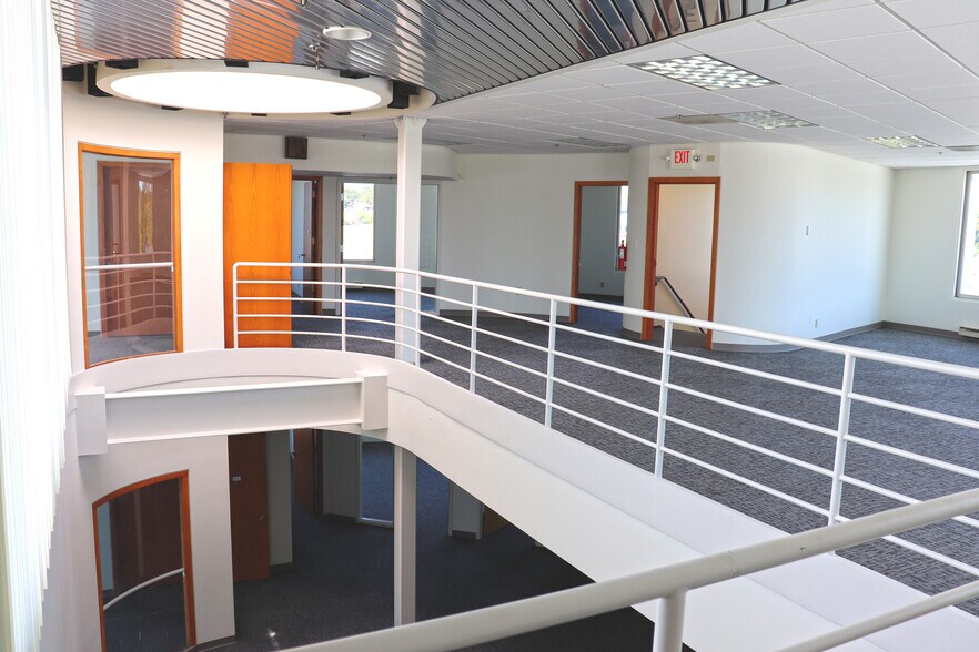 More Photos Of 11100 Linpage Pl, Saint Louis Self Storage For Lease
