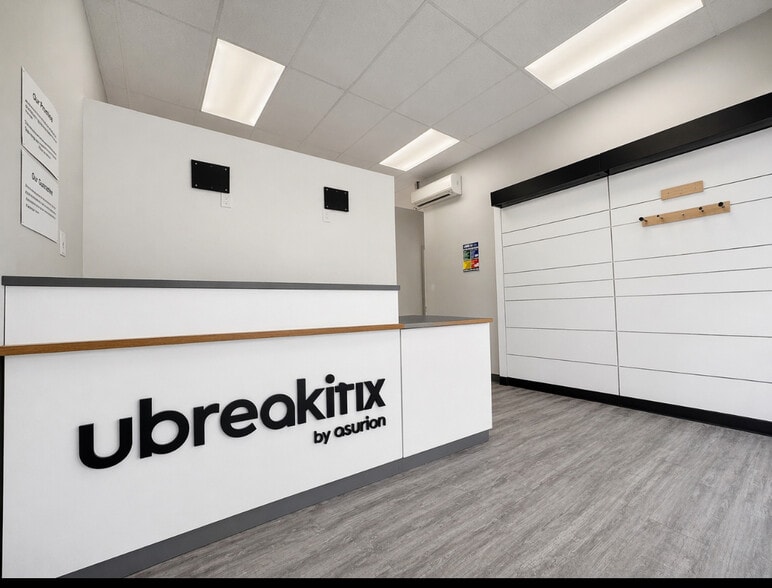 More Photos Of 156-164 Delancey St, New York Storefront For Lease