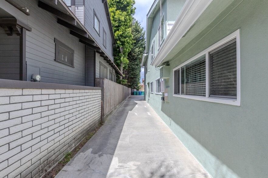 More Photos Of 241 Lindero Ave, Long Beach Apartments For Sale