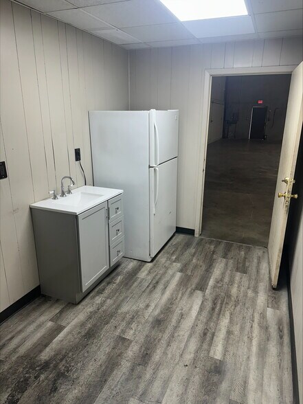 More Photos Of 5708 N Shepherd Dr, Houston Unknown For Lease