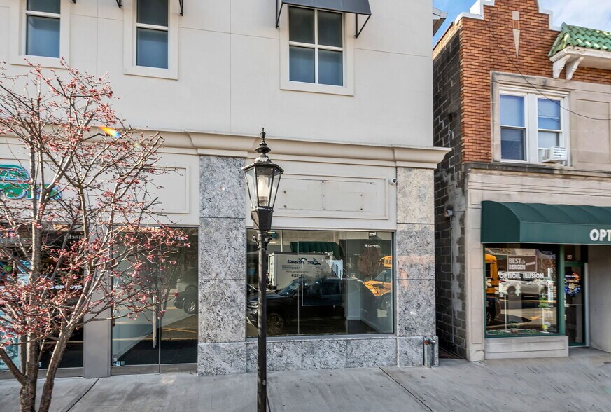 More Photos Of 146 Westwood Ave, Westwood Storefront For Lease