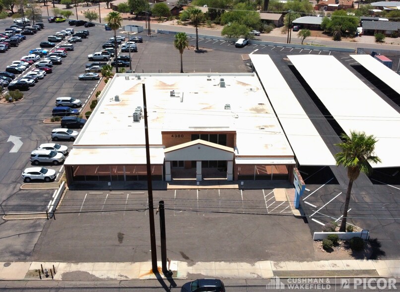 More Photos Of 4380 E Broadway Blvd, Tucson Freestanding For Sale