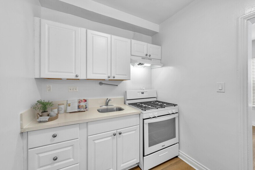 More Photos Of 2694 James M Wood Blvd, Los Angeles Apartments For Sale