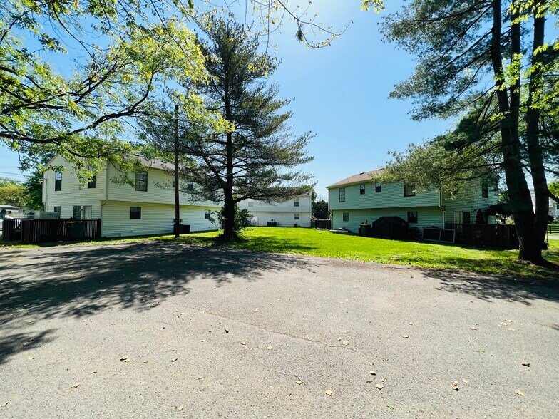 More Photos Of 356 Beechcroft Rd, Spring Hill Apartments For Sale