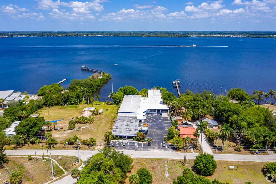 More Photos Of 3120-3131 E Riverside Dr, Fort Myers Flex For Sale